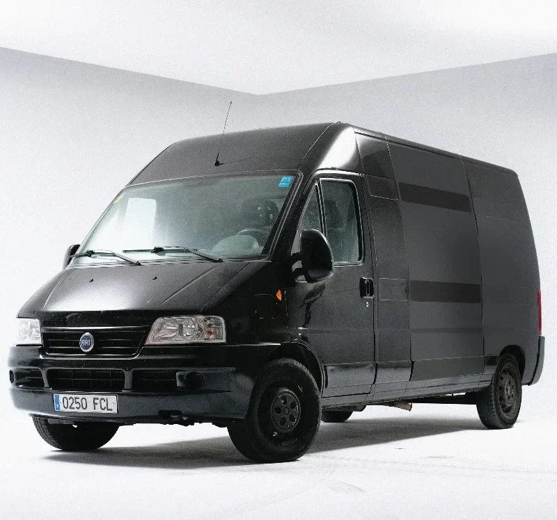 Imagen Furgoneta Llumm Studios